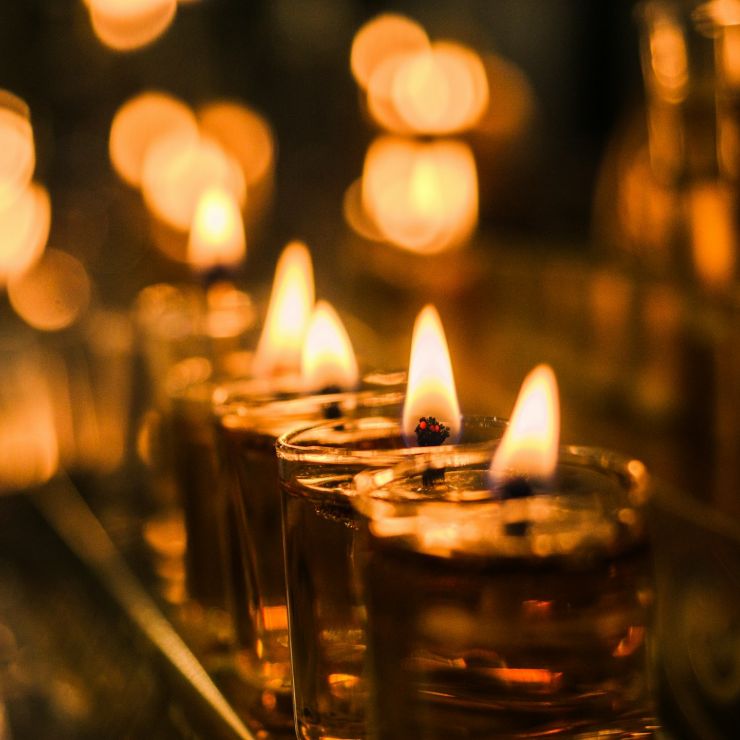 Candlelit-kirtan-unsplash